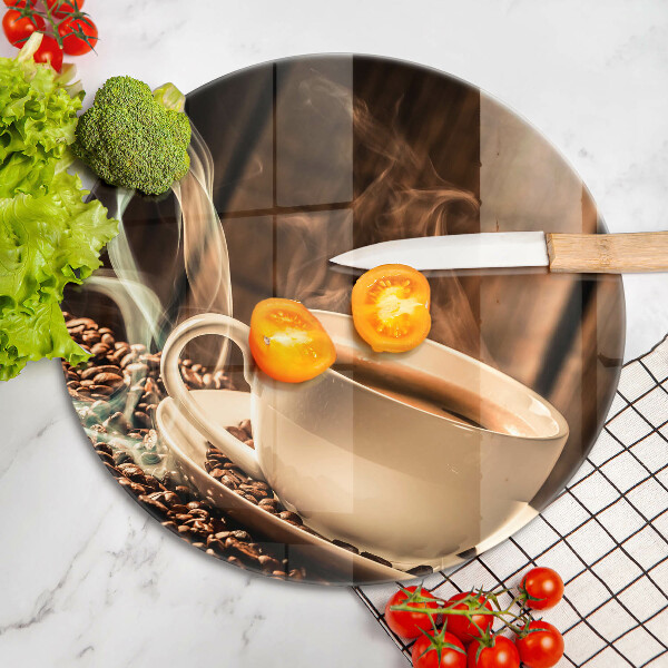 Tocător de bucătărie ceașcă și boabe de cafea