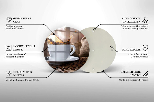 Tocător de bucătărie ceașcă și boabe de cafea