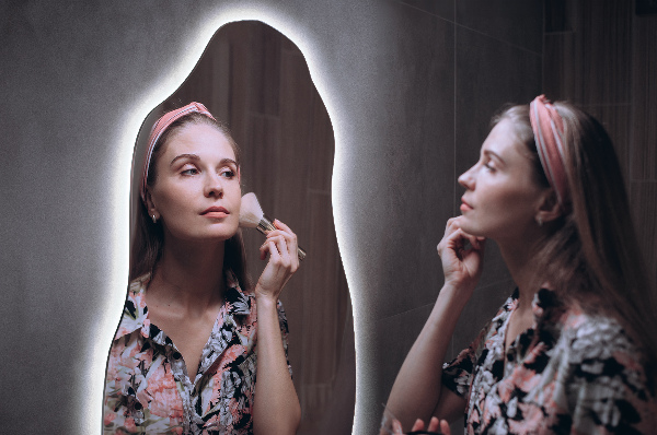 Oglinda asimetrica cu led minimalist 50x100 cm