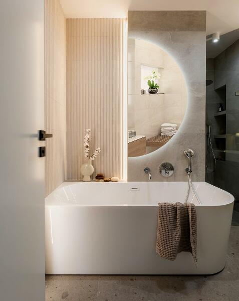 Oglinda semilună cu iluminare 30x60 cm