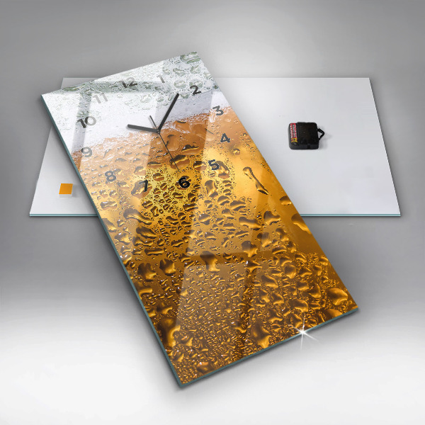 Ceas vertical de perete din sticlă O cană de bere