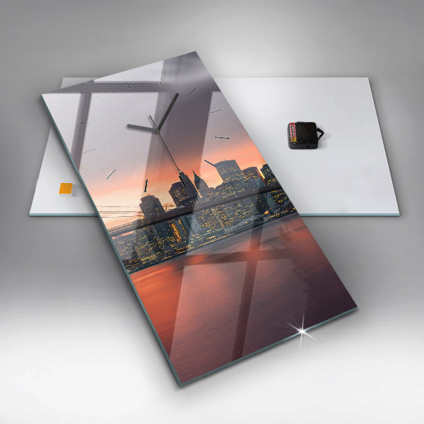 Ceas vertical de perete din sticlă East River din New York