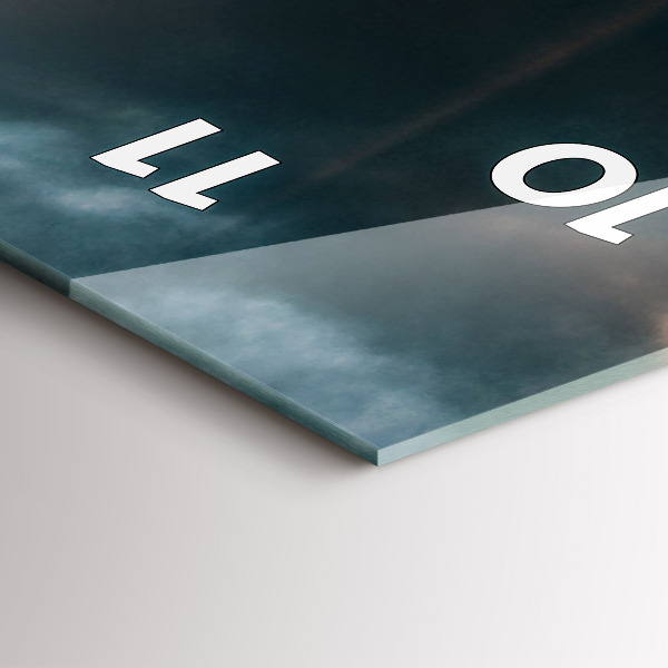 Ceas vertical de perete din sticlă Turnul Eiffel pe fundalul norilor