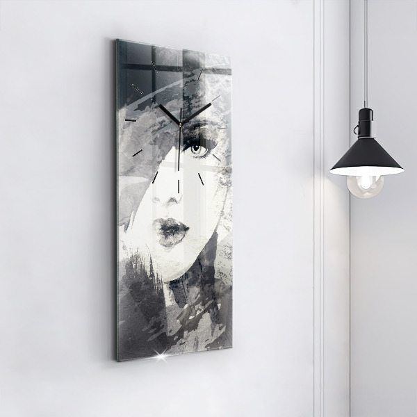 Ceas vertical de perete din sticlă Femeie – acuarele