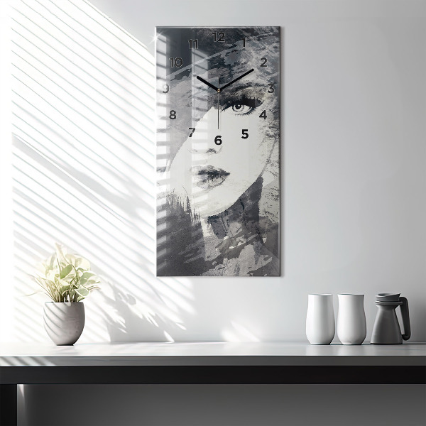 Ceas vertical de perete din sticlă Femeie – acuarele