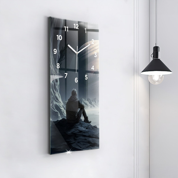 Ceas vertical de perete din sticlă Omul pe fundalul lunii