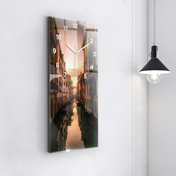 Ceas vertical de perete din sticlă Vedere asupra canalului din oraș