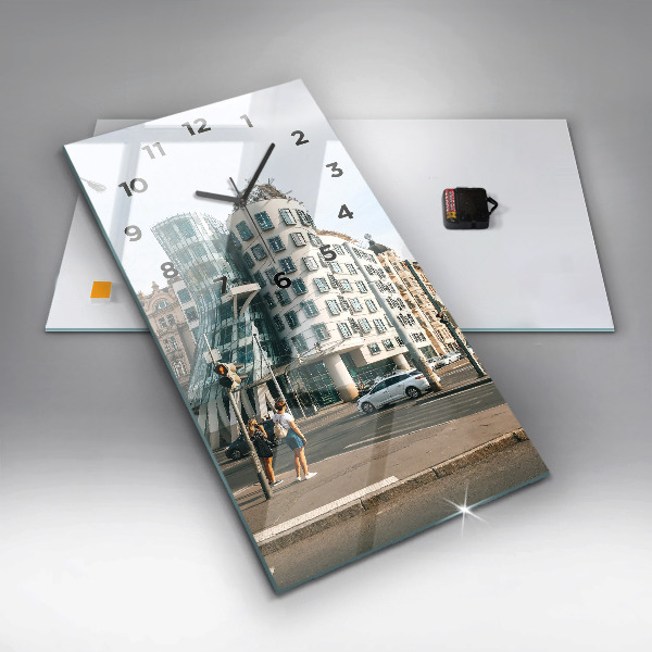 Ceas vertical de perete din sticlă Casa de dans Praga