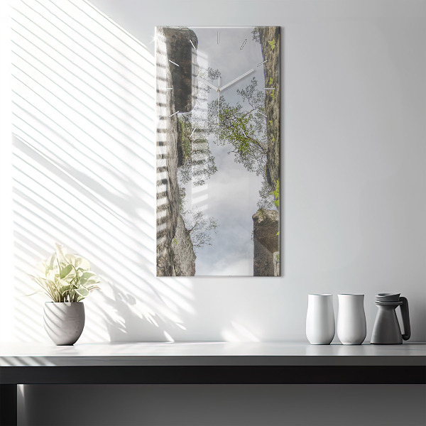 Ceas vertical de perete din sticlă Oraș rock din Republica Cehă