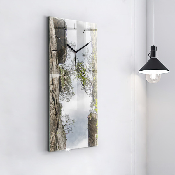 Ceas vertical de perete din sticlă Oraș rock din Republica Cehă