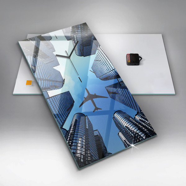 Ceas vertical de perete din sticlă Avionul deasupra clădirilor