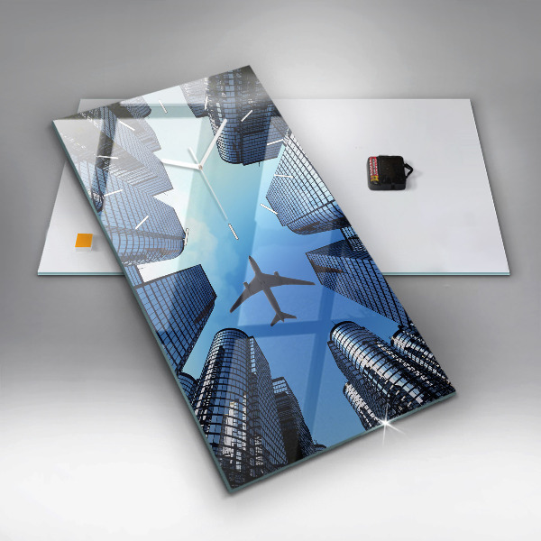 Ceas vertical de perete din sticlă Avionul deasupra clădirilor