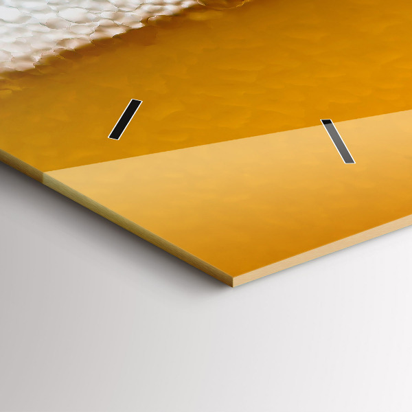 Ceas orizontale de perete din sticlă Prim-plan cu bere