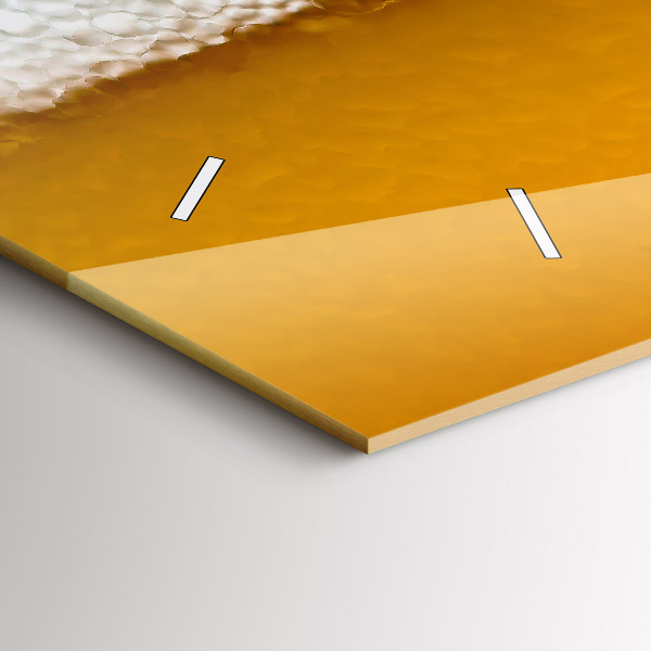 Ceas orizontale de perete din sticlă Prim-plan cu bere