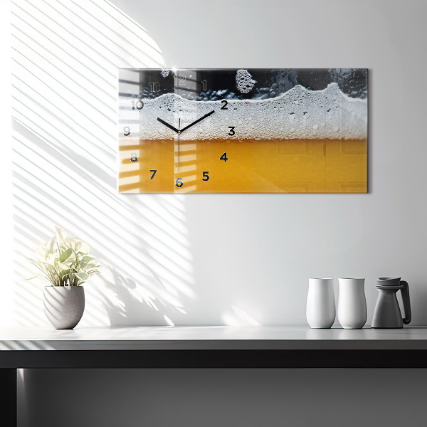 Ceas orizontale de perete din sticlă Prim-plan cu bere