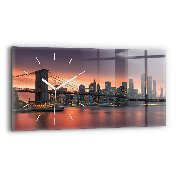 Ceas orizontale de perete din sticlă East River din New York