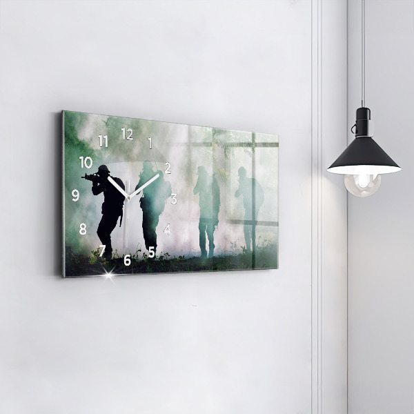 Ceas orizontale de perete din sticlă Soldații armatei în pădure