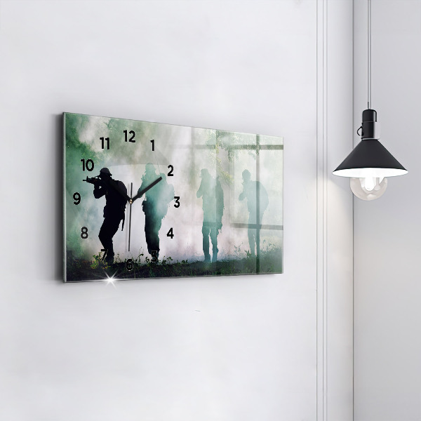 Ceas orizontale de perete din sticlă Soldații armatei în pădure