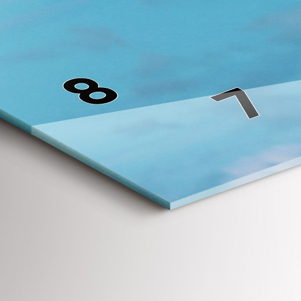 Ceas orizontale de perete din sticlă Girafă înaltă împotriva cerului