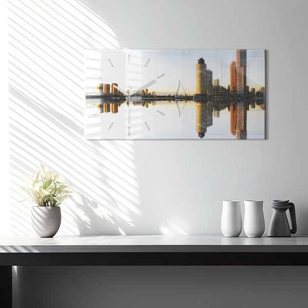 Ceas orizontale de perete din sticlă Un oraș pe râu
