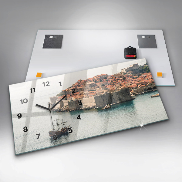 Ceas orizontale de perete din sticlă Nava cu pânze în Dubrovnik
