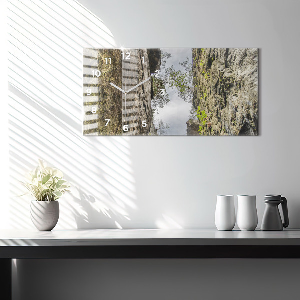 Ceas orizontale de perete din sticlă Oraș rock din Republica Cehă