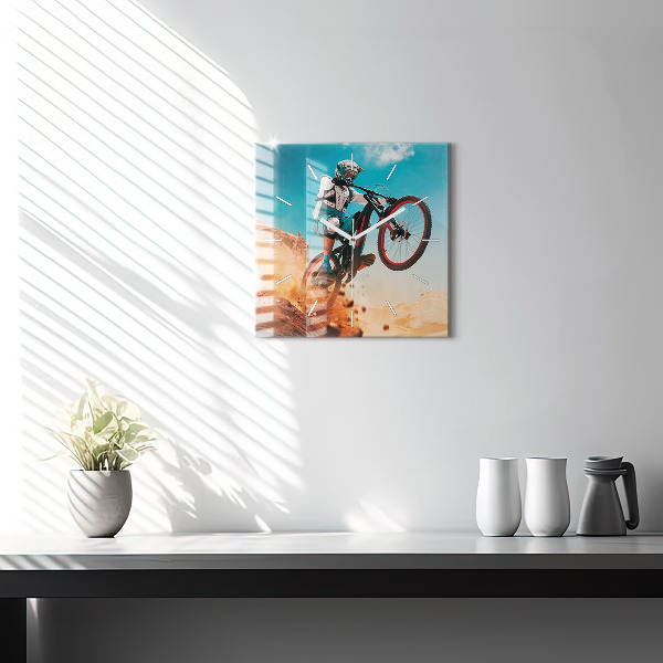 Ceas pătrat de perete din sticlă Cascader și adrenalină