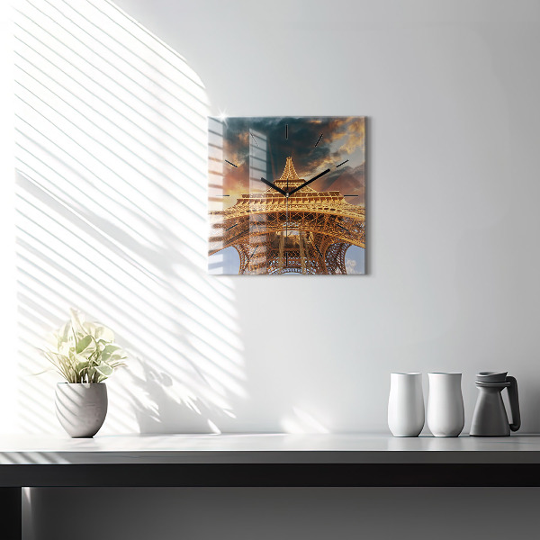Ceas pătrat de perete din sticlă Turnul Eiffel pe fundalul norilor