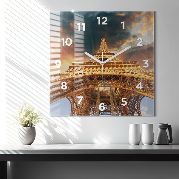 Ceas pătrat de perete din sticlă Turnul Eiffel pe fundalul norilor