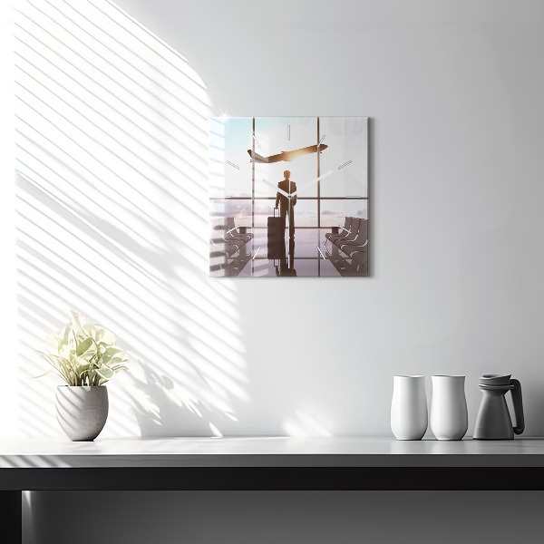 Ceas pătrat de perete din sticlă Omul la aeroport