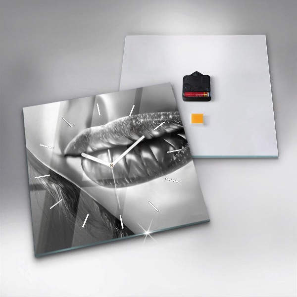 Ceas pătrat de perete din sticlă Gura de femeie