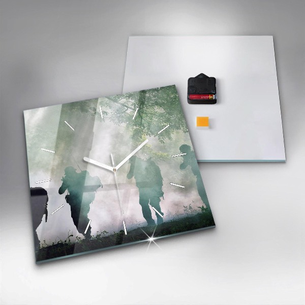Ceas pătrat de perete din sticlă Soldații armatei în pădure