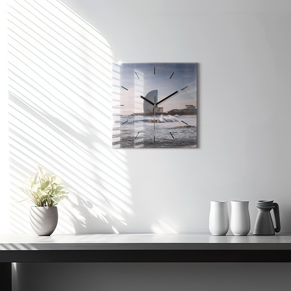 Ceas pătrat de perete din sticlă Barcelona Surfer