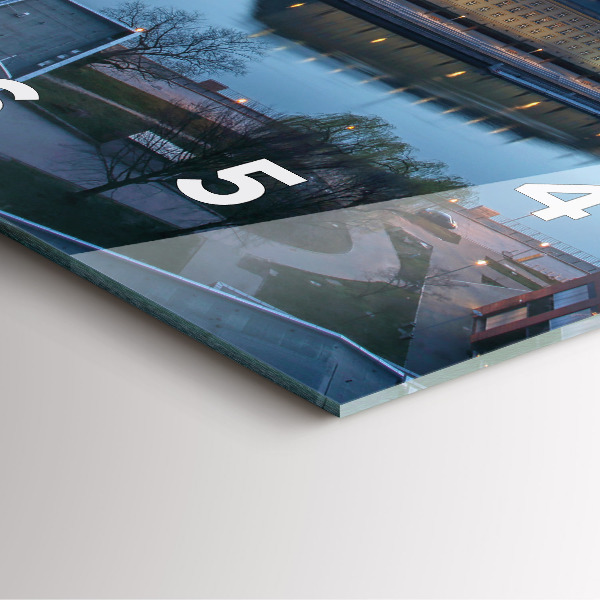 Ceas pătrat de perete din sticlă Wrocław dintr-o dronă