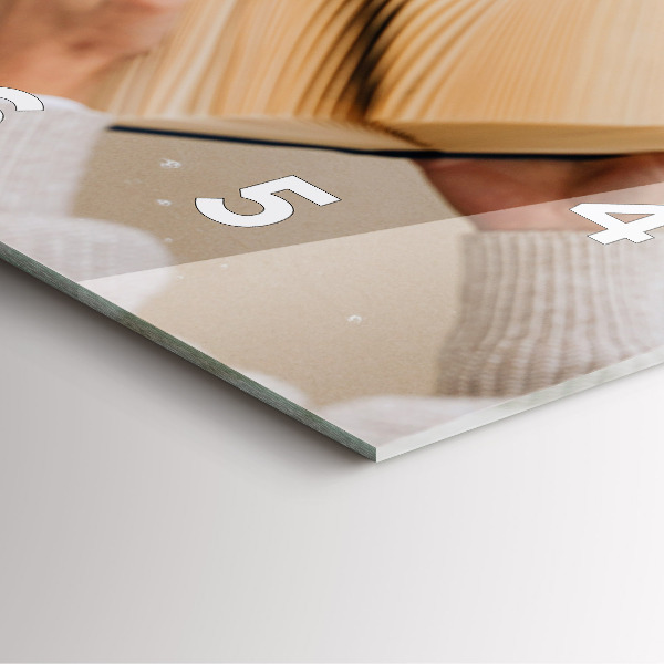 Ceas pătrat de perete din sticlă Un moment cu o carte