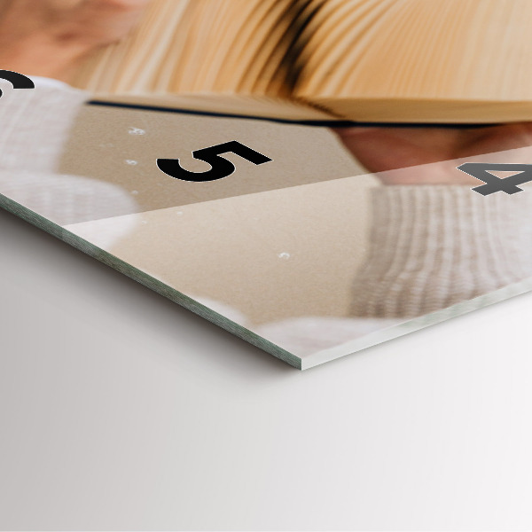 Ceas pătrat de perete din sticlă Un moment cu o carte