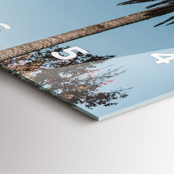 Ceas pătrat de perete din sticlă Palmieri din Los Angeles