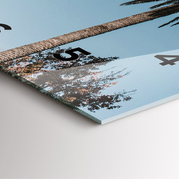 Ceas pătrat de perete din sticlă Palmieri din Los Angeles