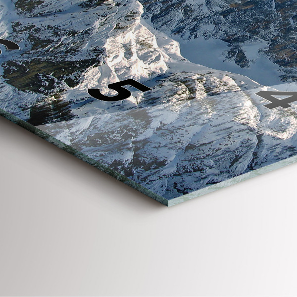 Ceas pătrat de perete din sticlă Munții sub cerul albastru