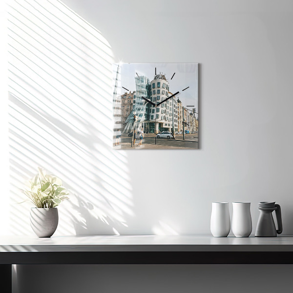 Ceas pătrat de perete din sticlă Casa de dans Praga