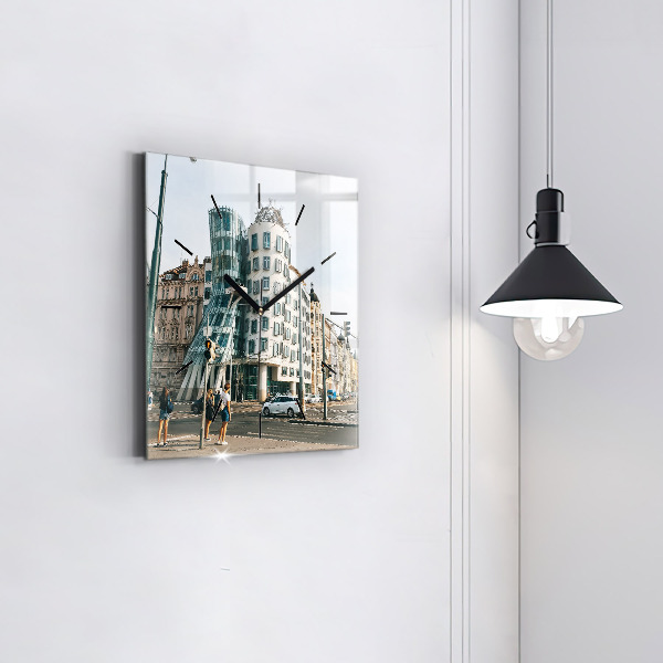 Ceas pătrat de perete din sticlă Casa de dans Praga
