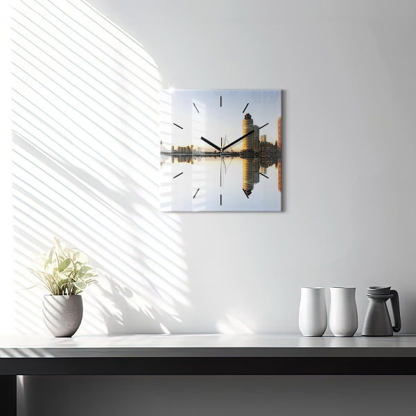 Ceas pătrat de perete din sticlă Un oraș pe râu
