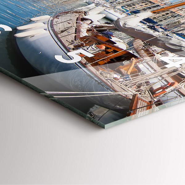 Ceas pătrat de perete din sticlă Marina din Marsilia, Franța