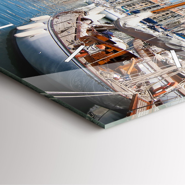 Ceas pătrat de perete din sticlă Marina din Marsilia, Franța