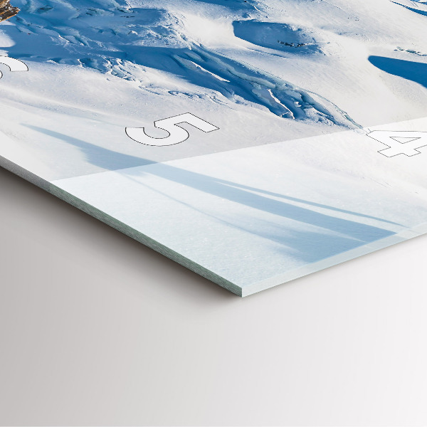 Ceas pătrat de perete din sticlă Schior în Alpi