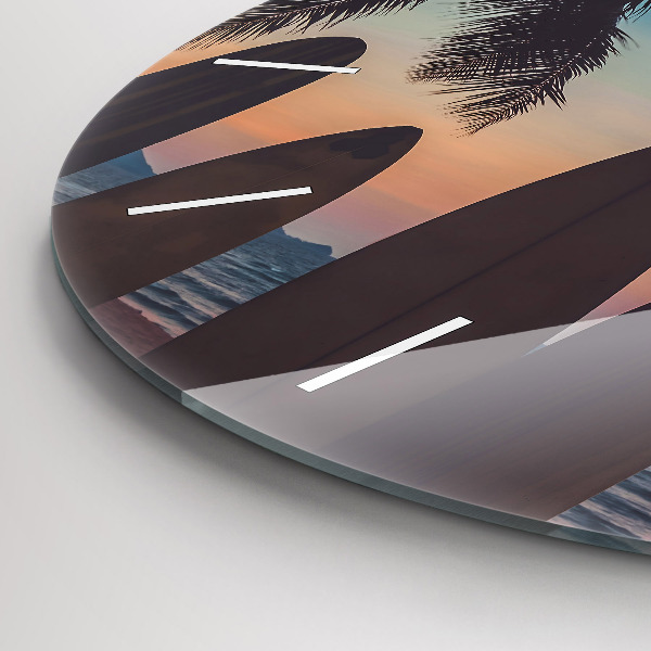 Ceas rotund de perete din sticlă Surfing pe plajă