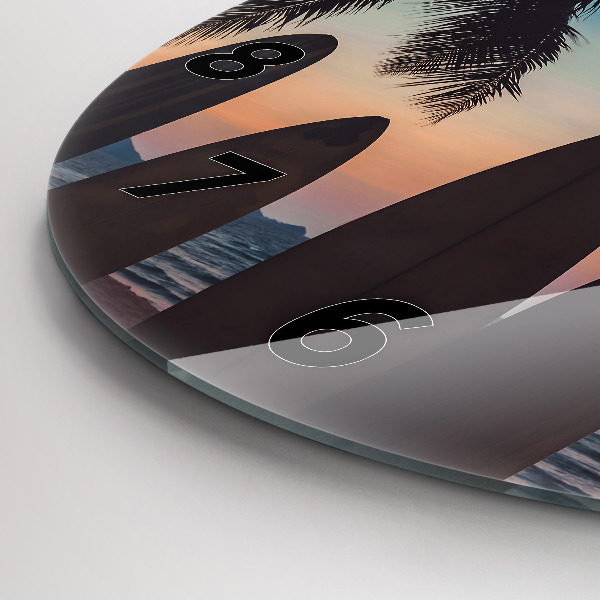 Ceas rotund de perete din sticlă Surfing pe plajă