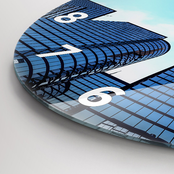 Ceas rotund de perete din sticlă Avionul deasupra clădirilor