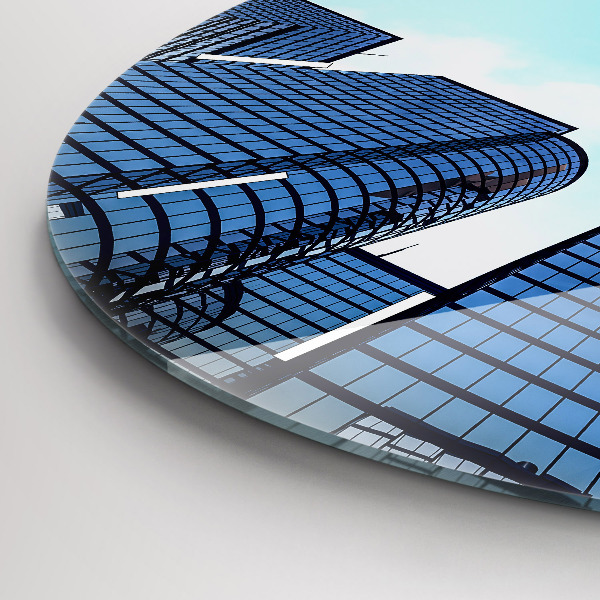 Ceas rotund de perete din sticlă Avionul deasupra clădirilor