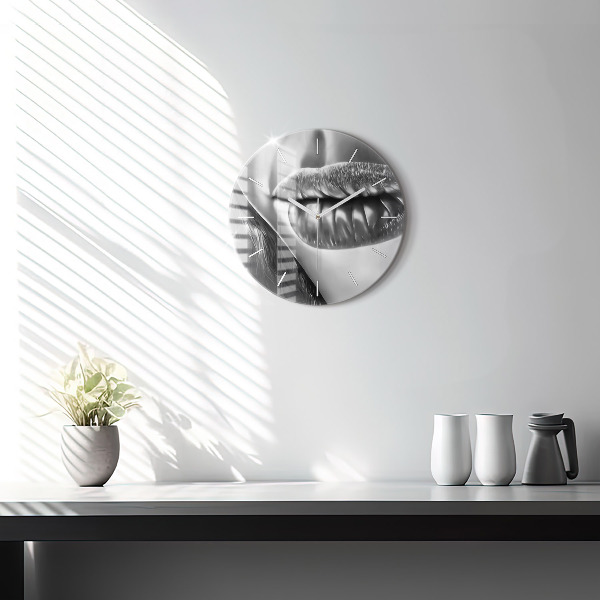 Ceas rotund de perete din sticlă Gura de femeie